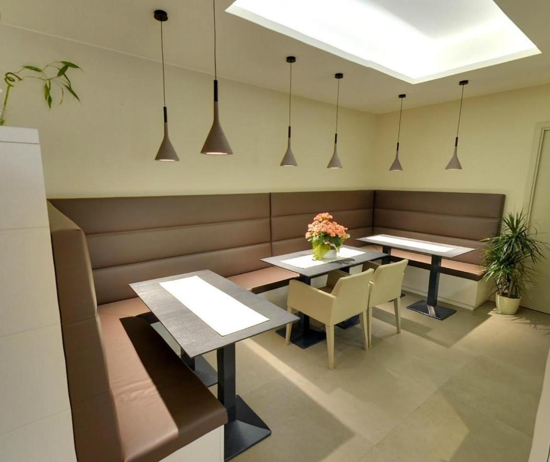 Hotel Metropole กราโด ภายนอก รูปภาพ